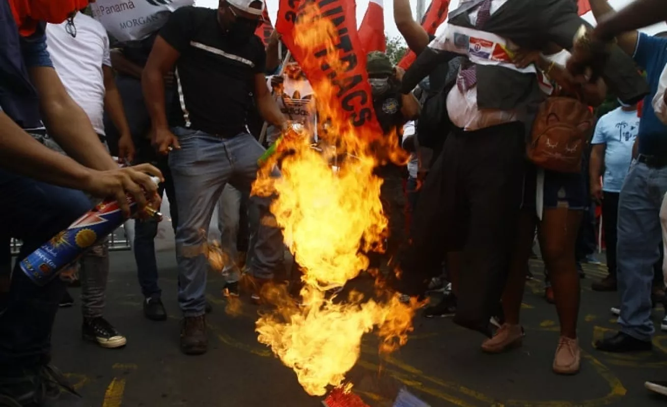 Ánimos caldeados durante instalación del nuevo periodo legislativo (Fotos)