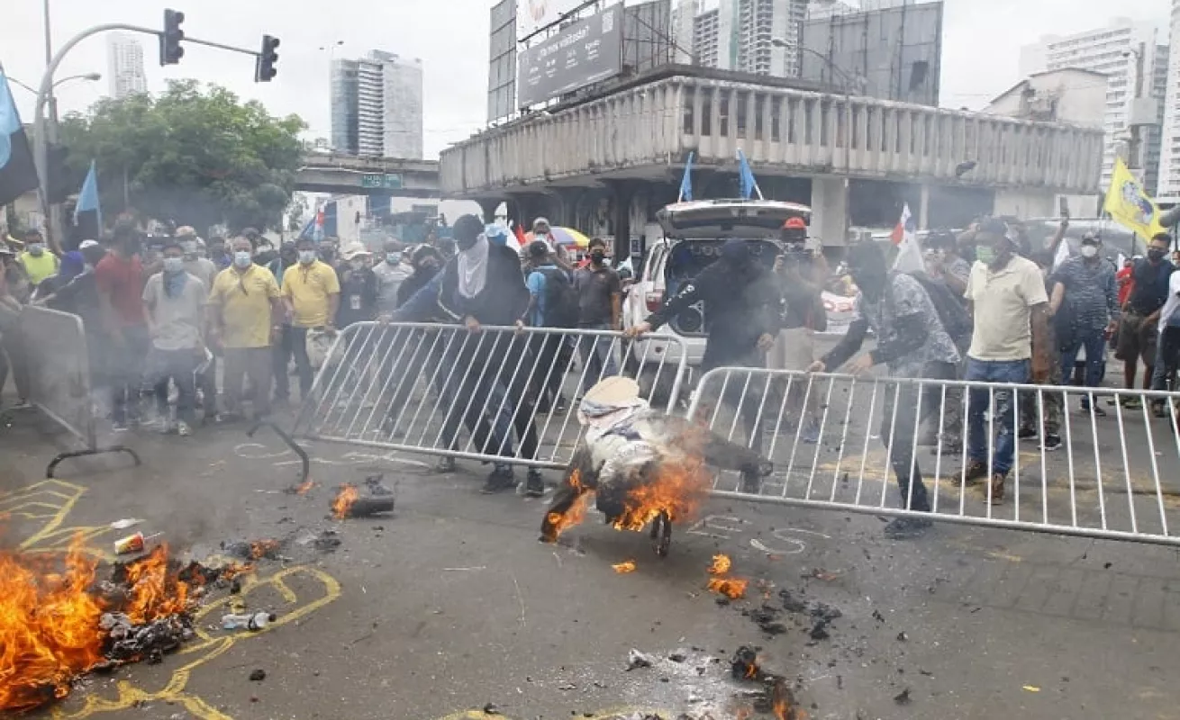 Ánimos caldeados durante instalación del nuevo periodo legislativo (Fotos)