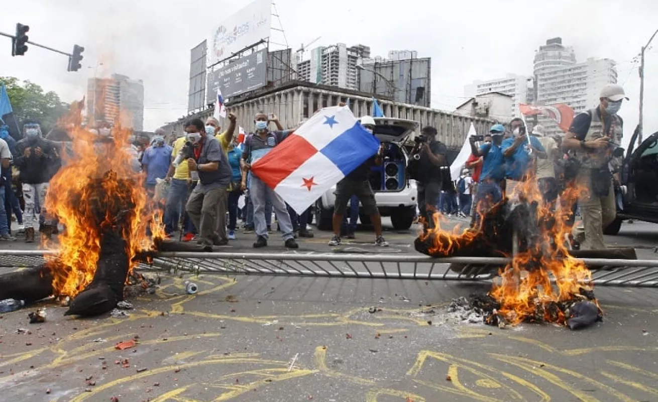 Ánimos caldeados durante instalación del nuevo periodo legislativo (Fotos)