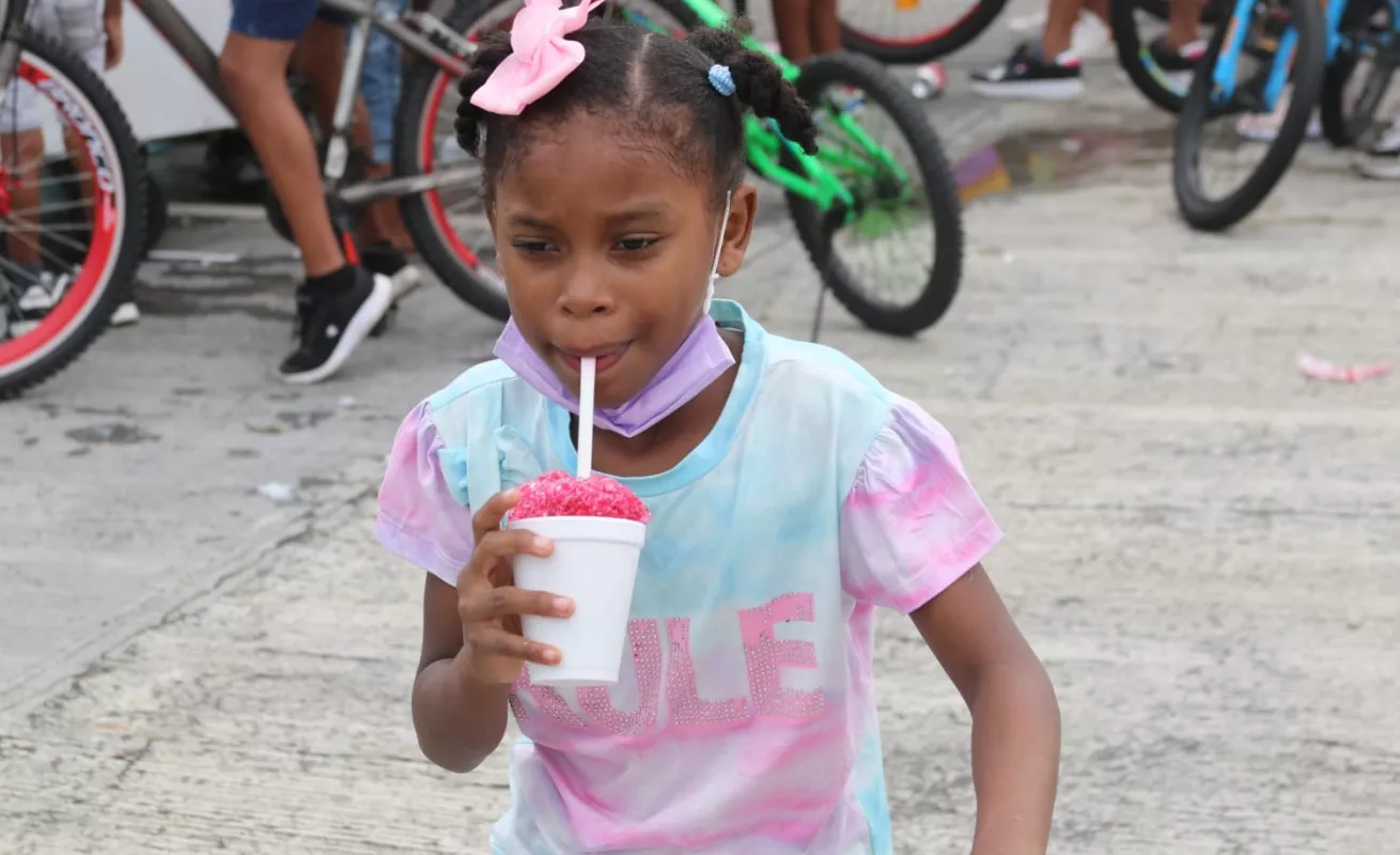 Juegos, golosinas y regalos en el Día del Niño y la Niña
