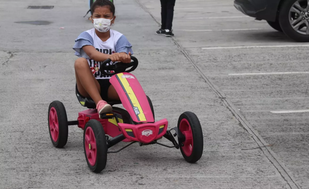 Juegos, golosinas y regalos en el Día del Niño y la Niña