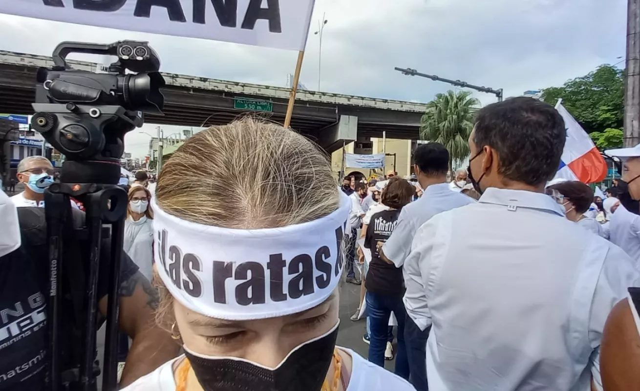 15 imágenes de una vigilia con recuerdo a Civilistas 