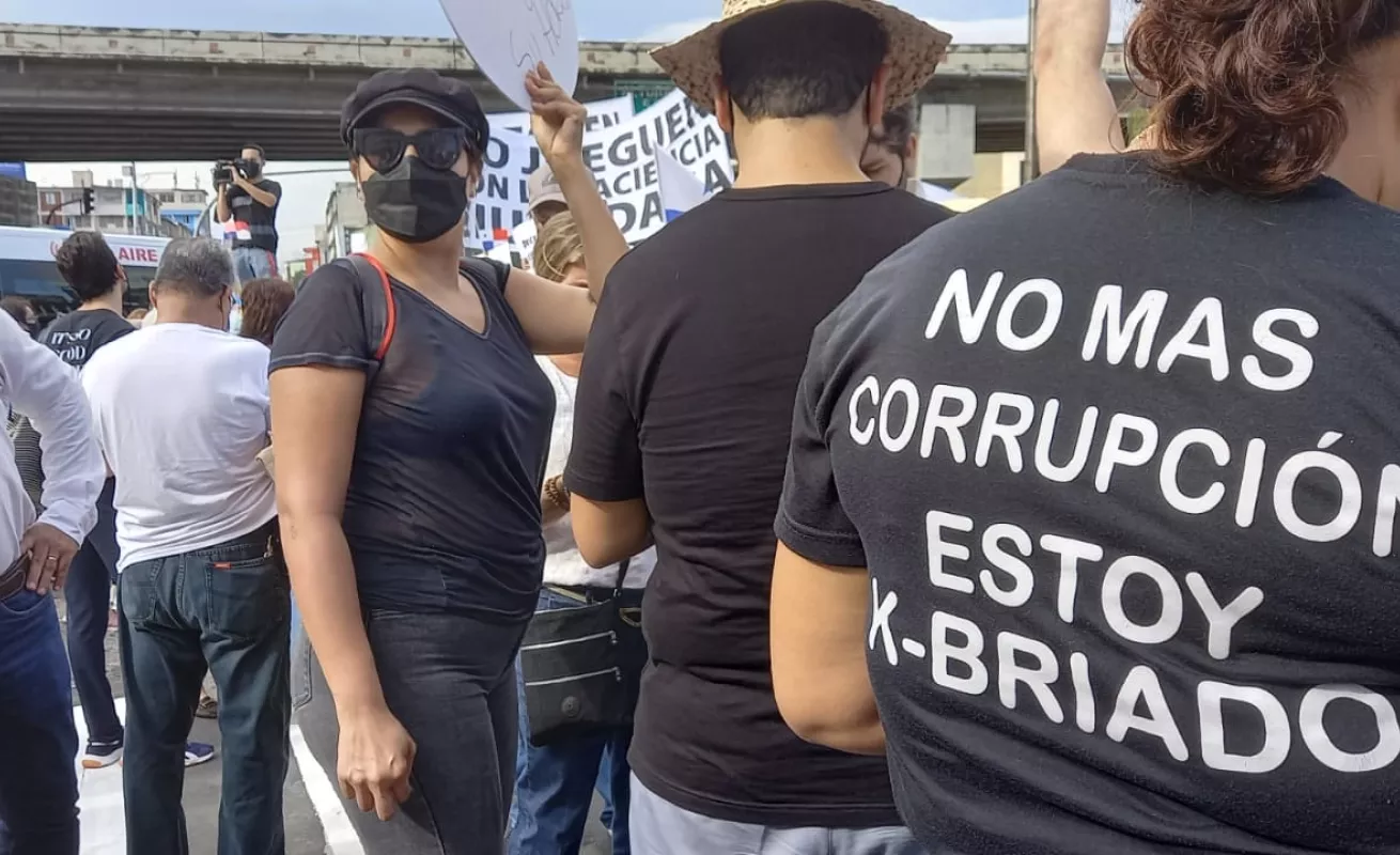 15 imágenes de una vigilia con recuerdo a Civilistas 