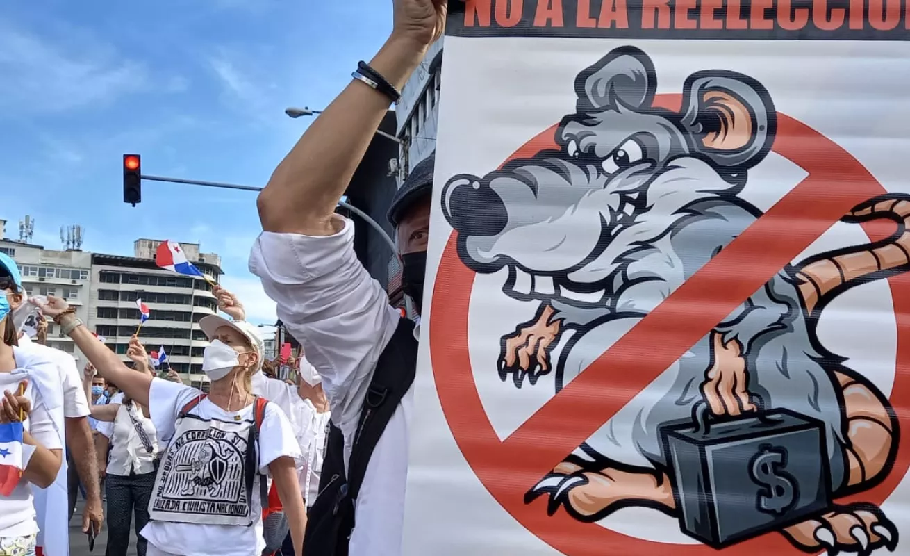 15 imágenes de una vigilia con recuerdo a Civilistas 