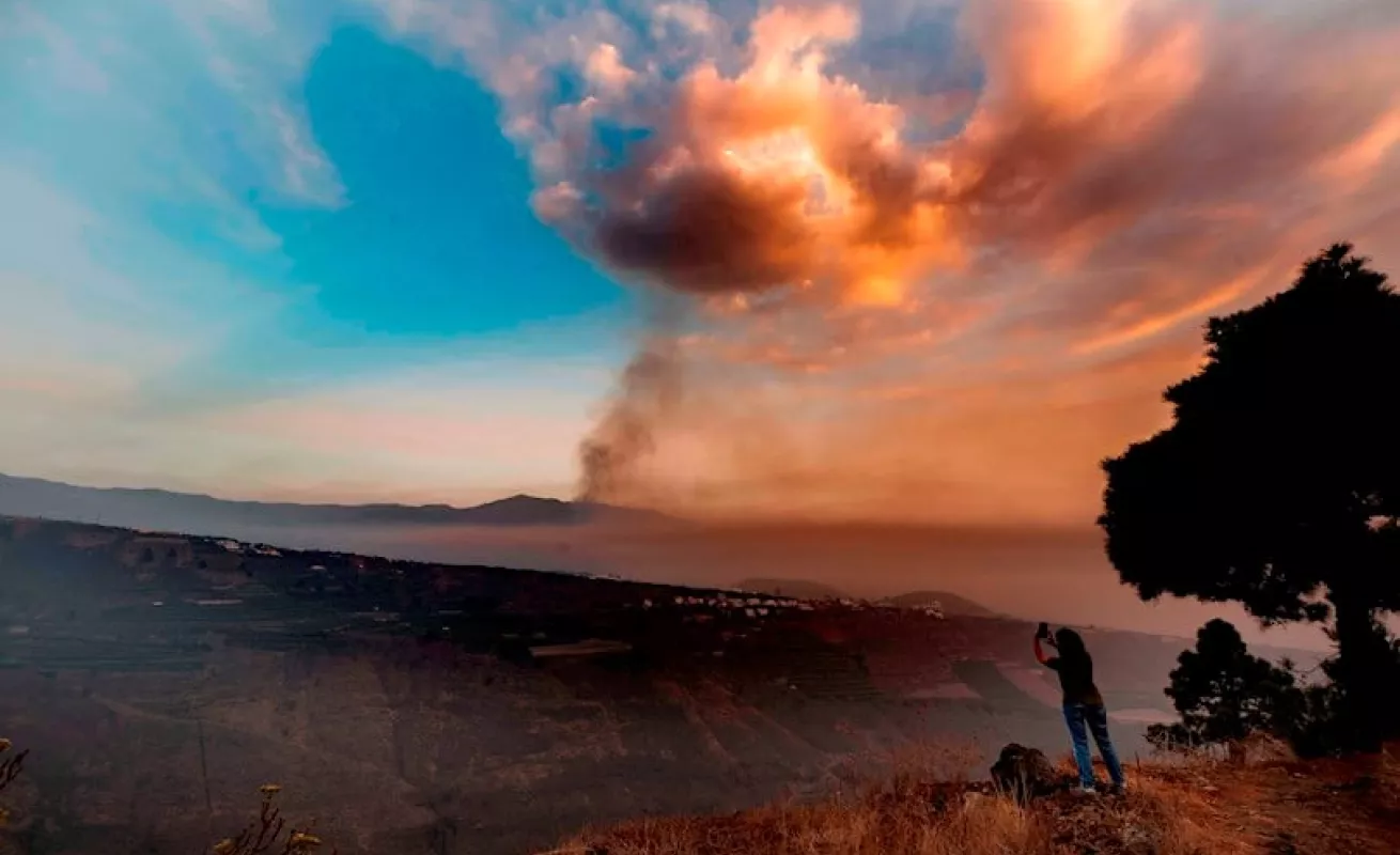 Décimo tercer día de erupción del volcán de La Palma (Fotos)