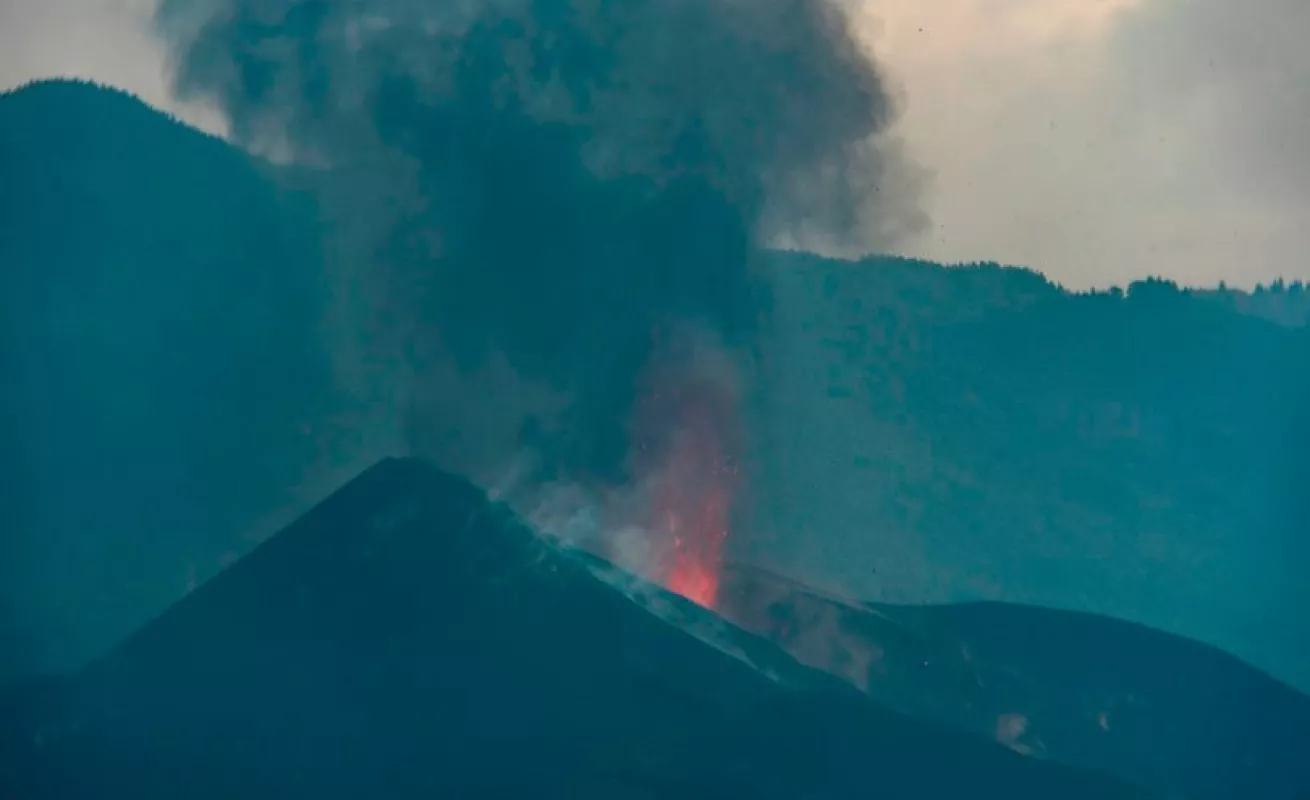 Décimo tercer día de erupción del volcán de La Palma (Fotos)