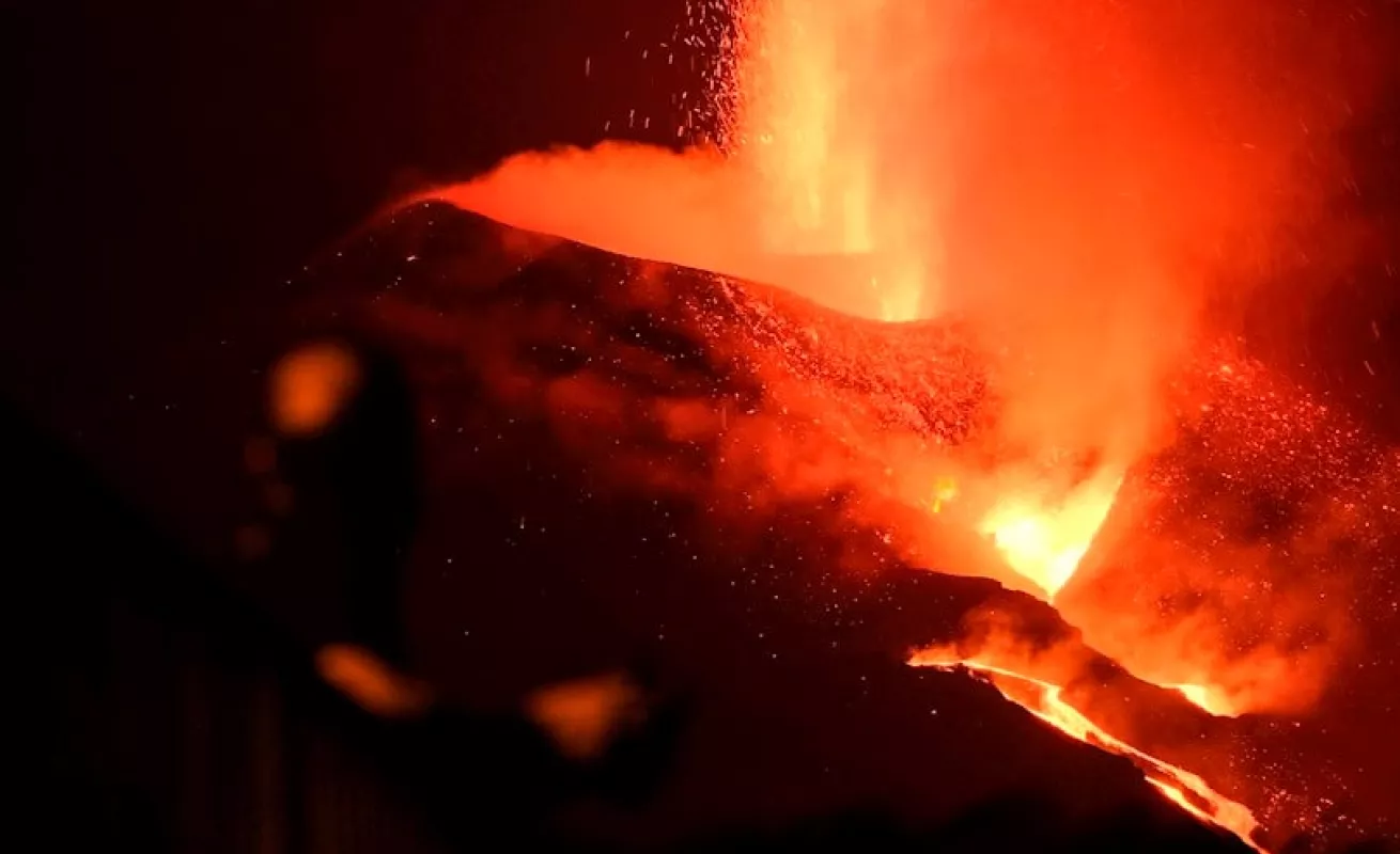 Décimo tercer día de erupción del volcán de La Palma (Fotos)