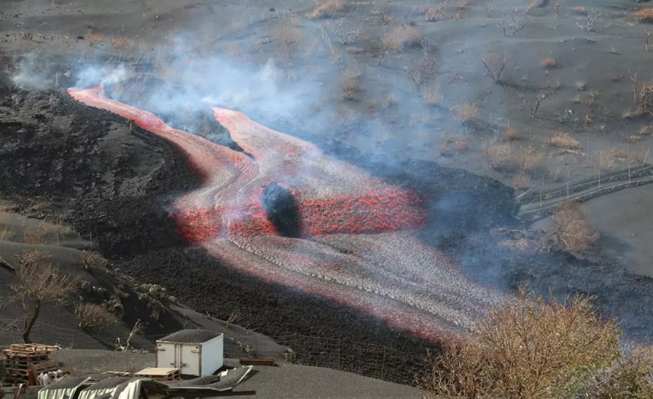 Décimo tercer día de erupción del volcán de La Palma (Fotos)