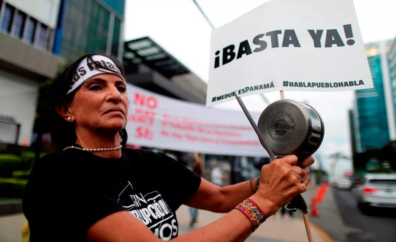 Reclaman a diputados por cambios a proyecto de reforma electoral (Fotos)