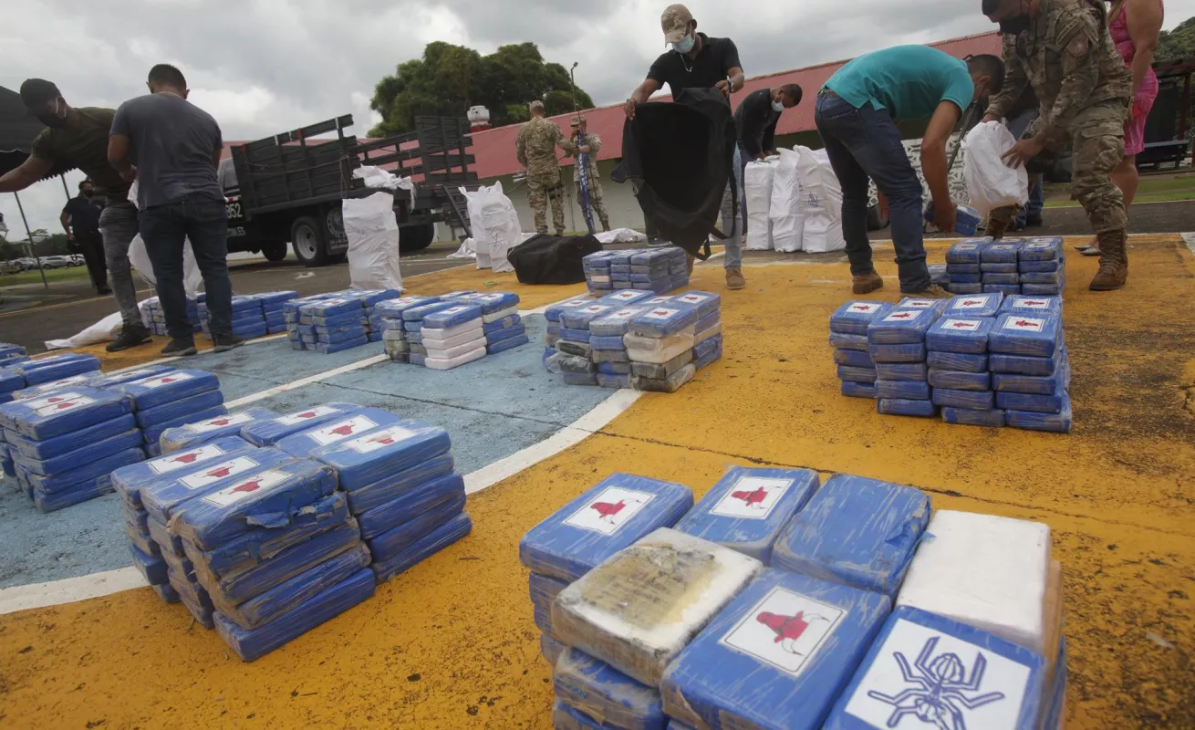 Fuerzas de seguridad decomisan más de 2 toneladas de droga en Panamá