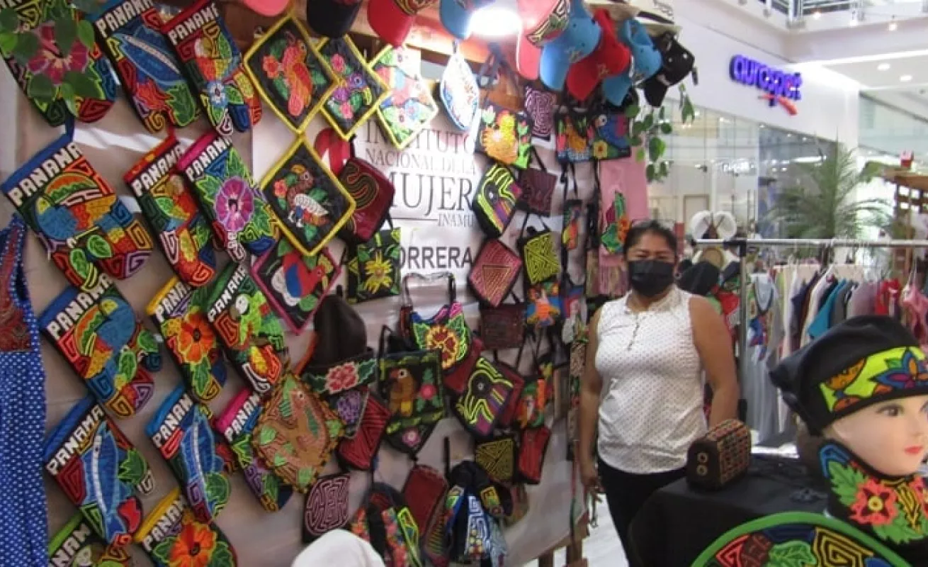 Culmina con éxito el Pasillo del Emprendiemiento (Fotos)