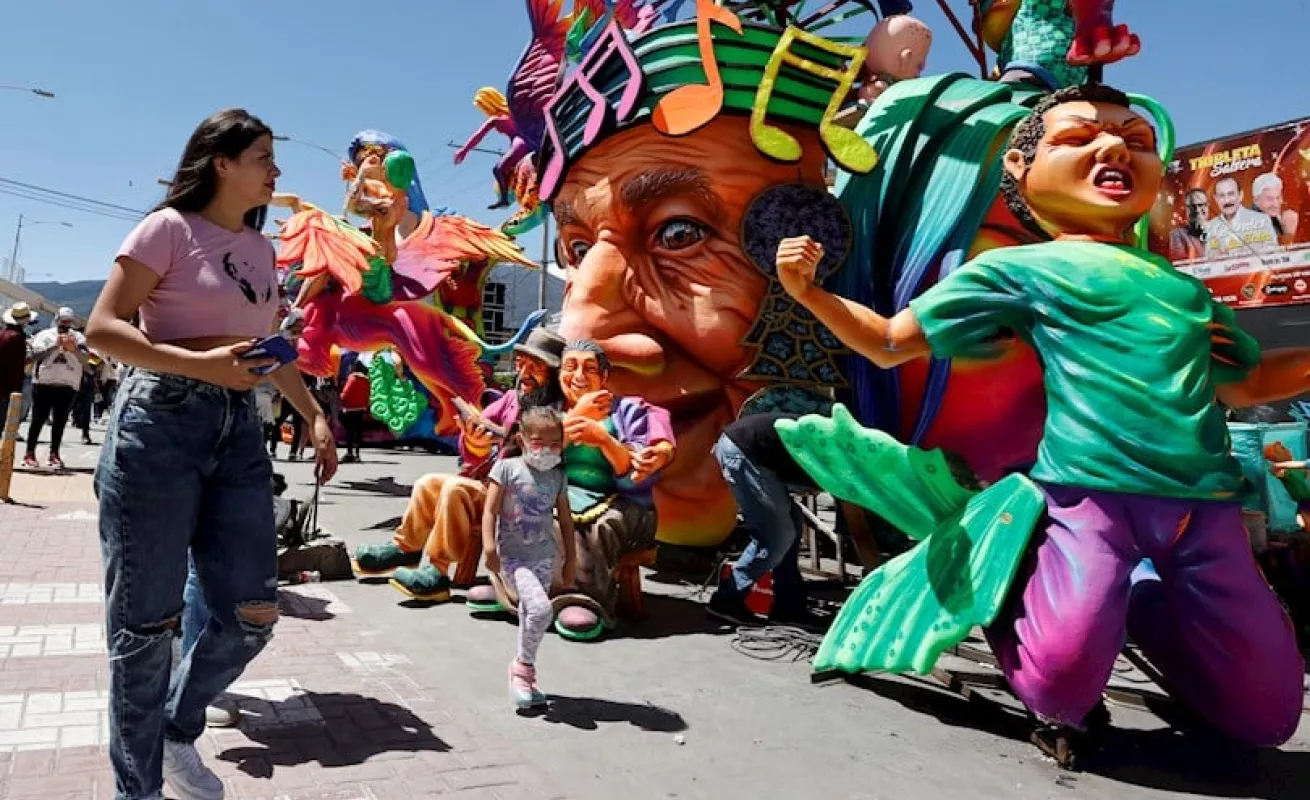 Canto a la Tierra" llena de música y color el Carnaval de Negros y Blancos (Fotos)