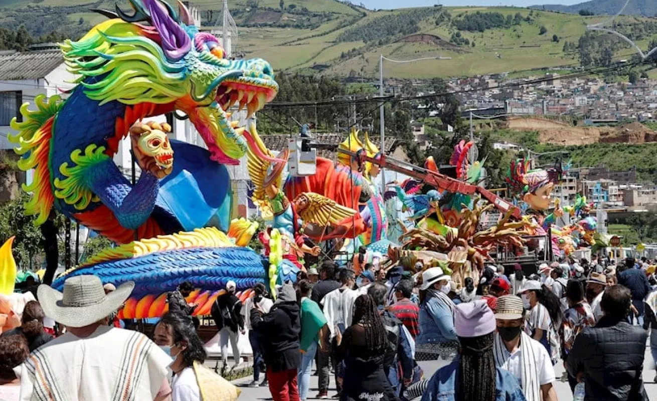 Canto a la Tierra" llena de música y color el Carnaval de Negros y Blancos (Fotos)