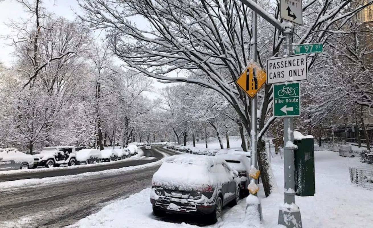  Nueva York amaneció cubierta con la primera nieve del año (Fotos)