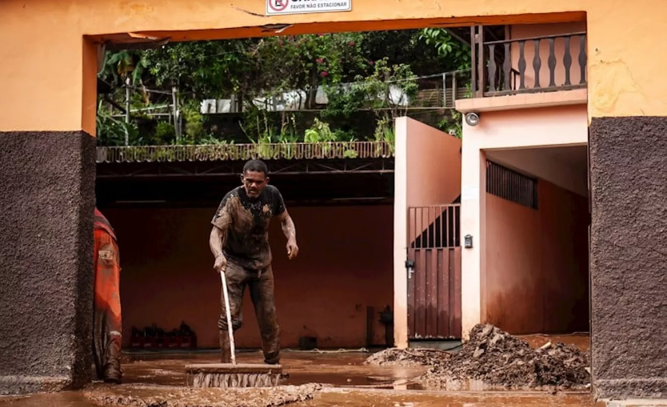 Desolación y muerte dejan lluvias en Brasil (Fotos)