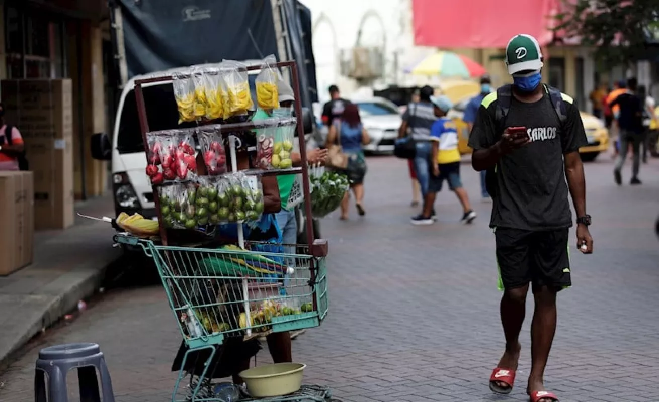 ¿Qué puedo vender? se preguntan miles en Panamá empujados a la informalidad