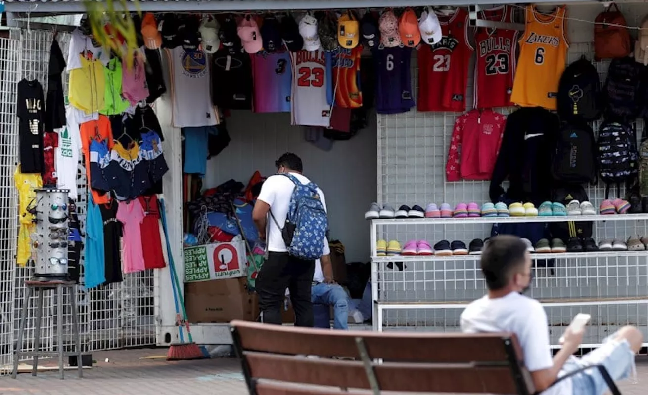 ¿Qué puedo vender? se preguntan miles en Panamá empujados a la informalidad