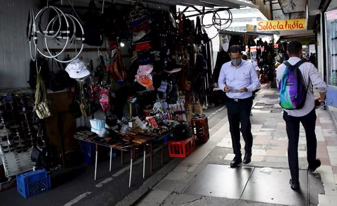 ¿Qué puedo vender? se preguntan miles en Panamá empujados a la informalidad