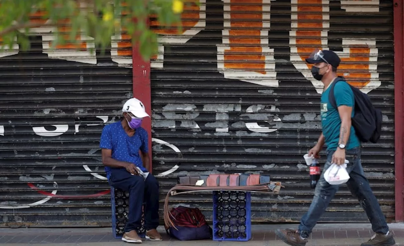 ¿Qué puedo vender? se preguntan miles en Panamá empujados a la informalidad