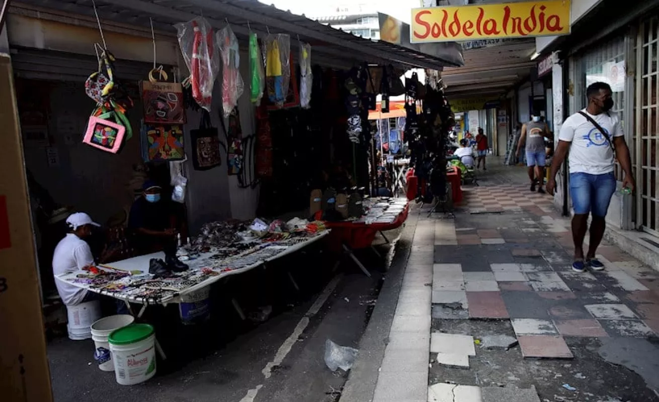 ¿Qué puedo vender? se preguntan miles en Panamá empujados a la informalidad