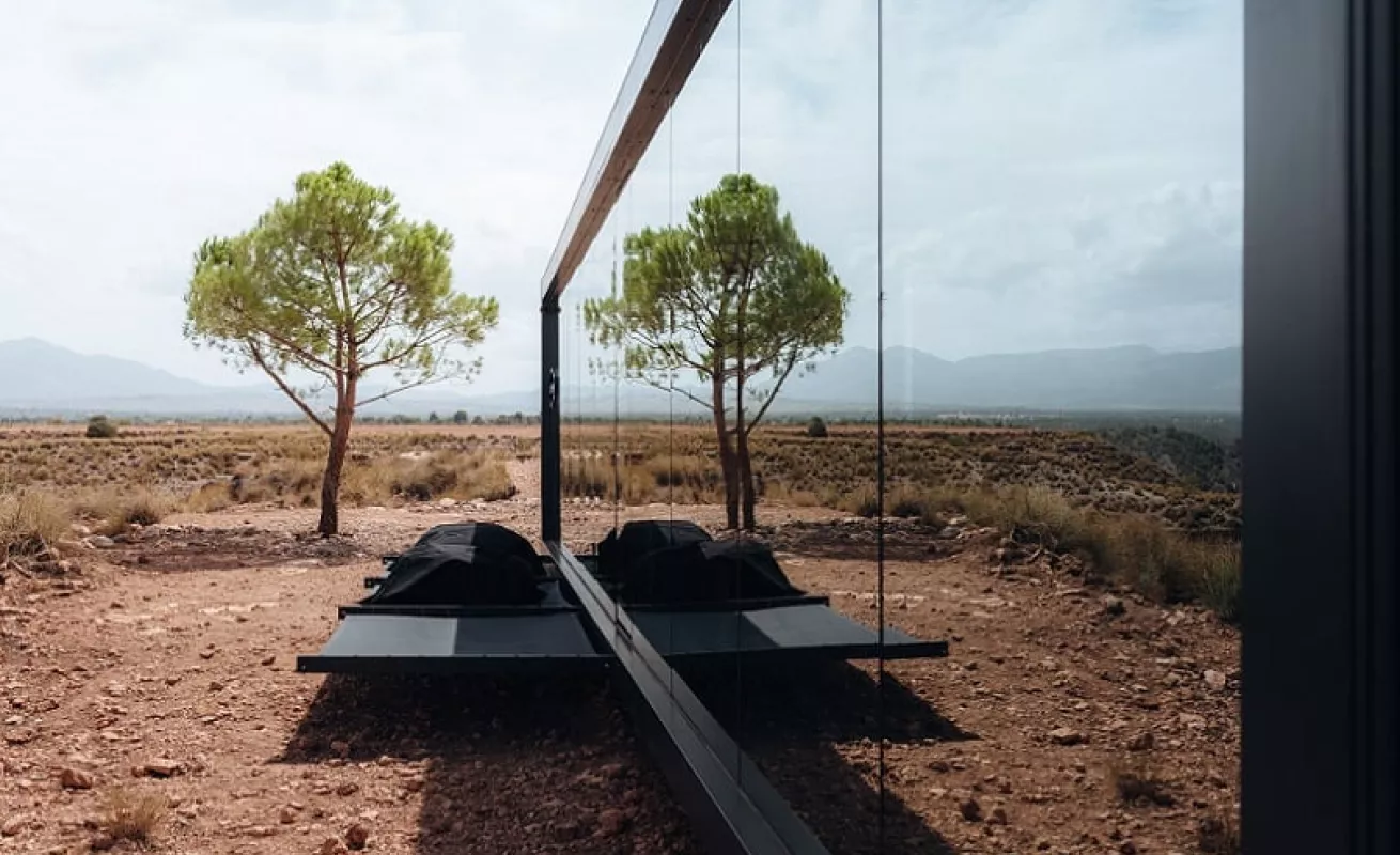 Un hotel cápsula en medio del desierto (Fotos)