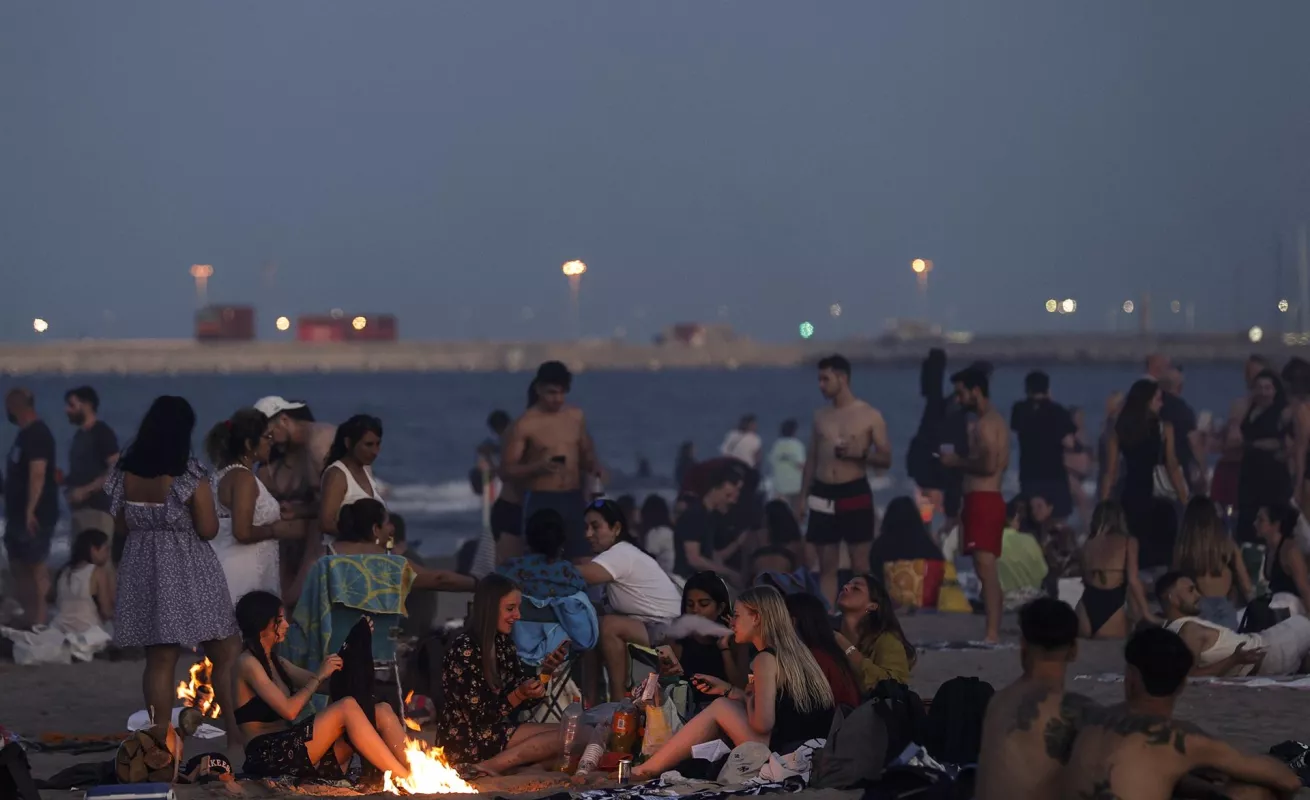 Celebración de la noche de San Juan en Gijón
