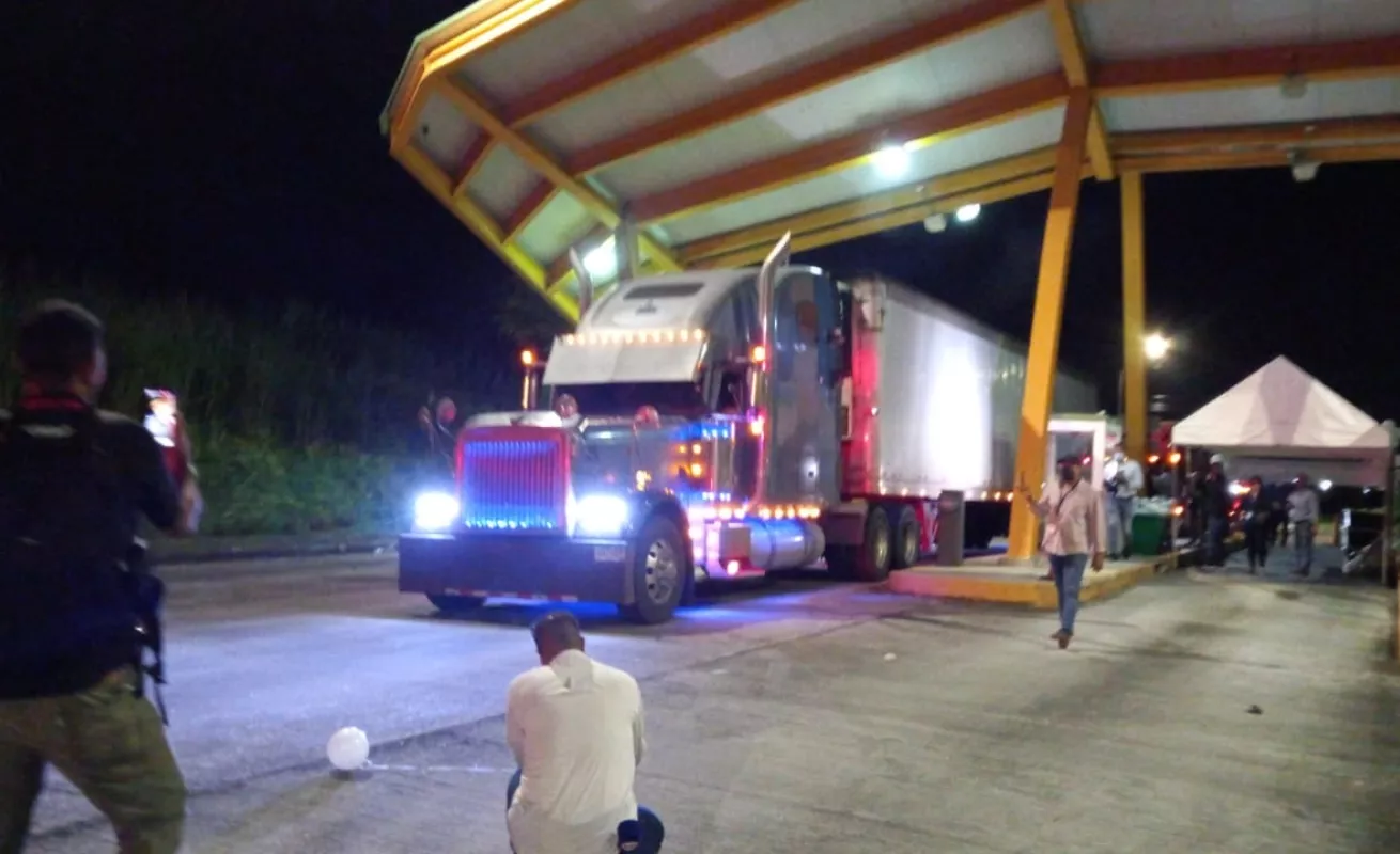  Convoy de camiones llegan a Merca Panamá 