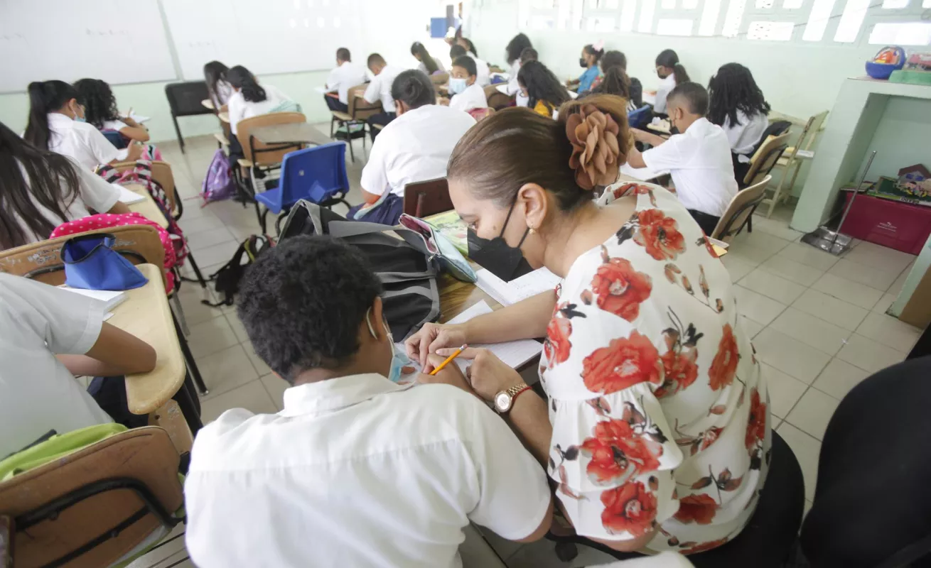Regreso a clases a pesar de la huelga