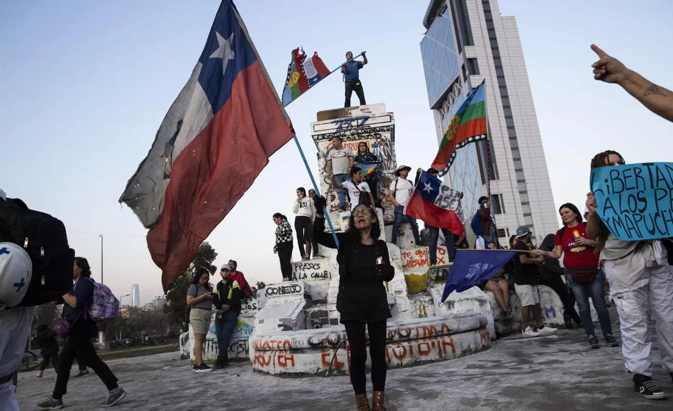 Chile rechaza con un aplastante 62,2 % la propuesta de nueva Constitución