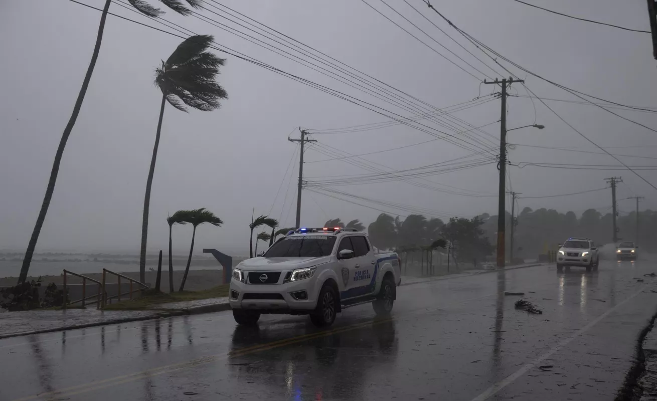 Muertos y miles de desplazados, el rastro de Fiona