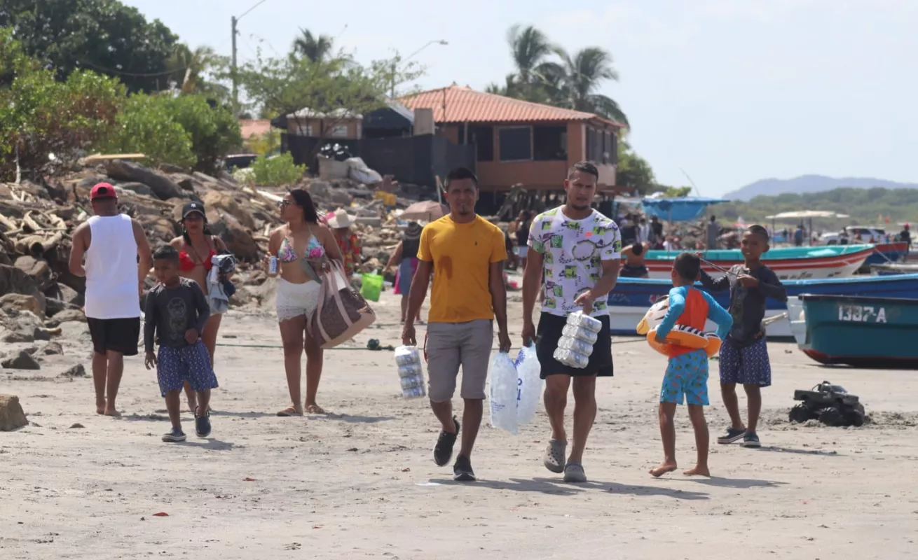 Chapuzón del 1 de enero para sacarse la sal 