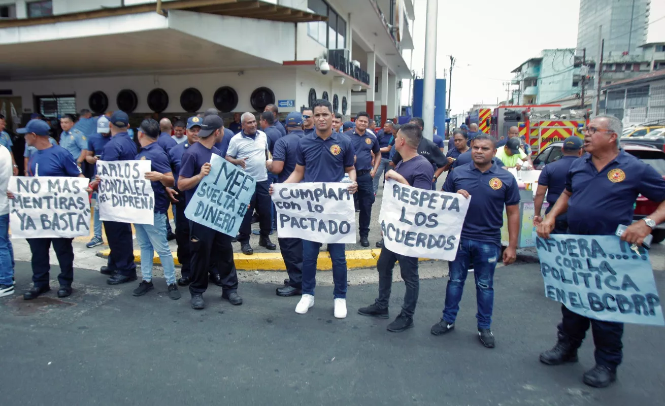 Bomberos en huelga 