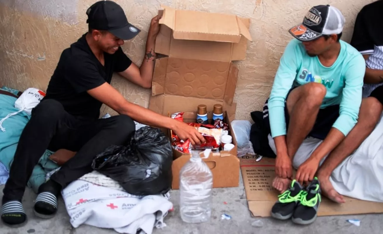Migrantes venezolanos en El Paso se acogen solo a su "fe", no a las políticas (Fotos)