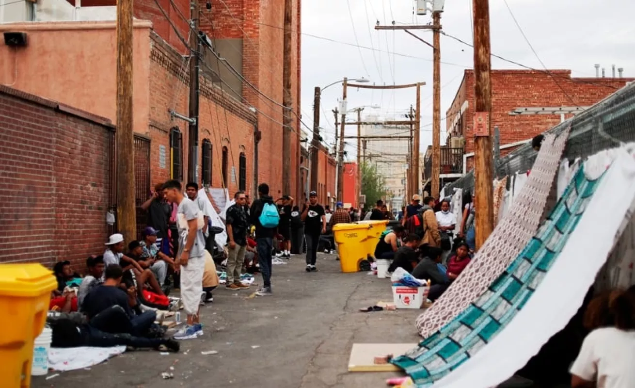 Migrantes venezolanos en El Paso se acogen solo a su "fe", no a las políticas (Fotos)