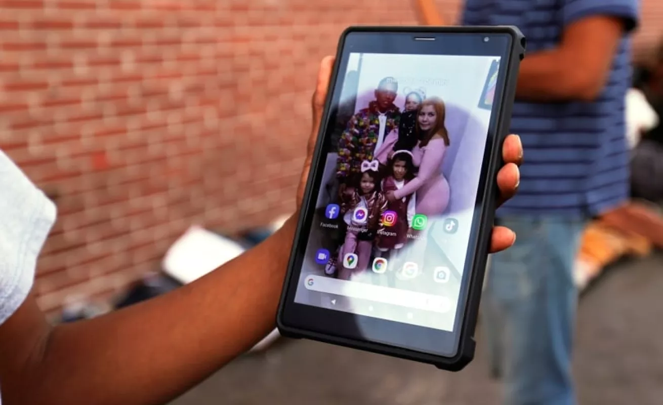 Migrantes venezolanos en El Paso se acogen solo a su "fe", no a las políticas (Fotos)