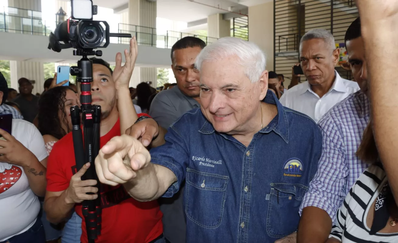 Momentos: Miles se inscriben en Realizando Metas 