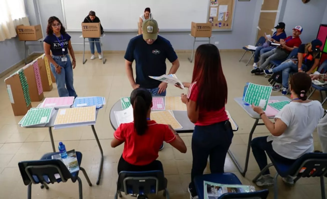 Panameños salen a votar este 5 de mayo (Fotos)