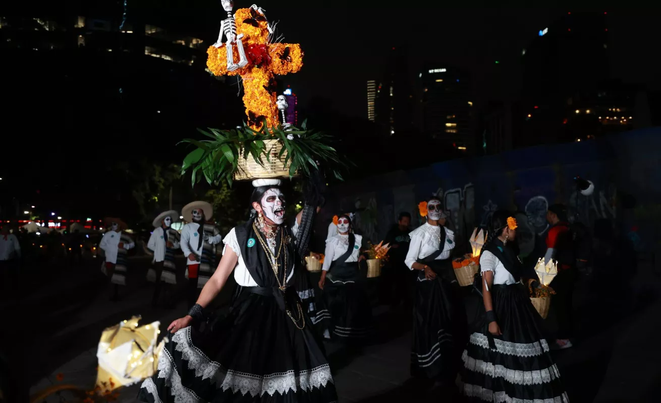 México se viste de catrines para celebrar a la muerte 