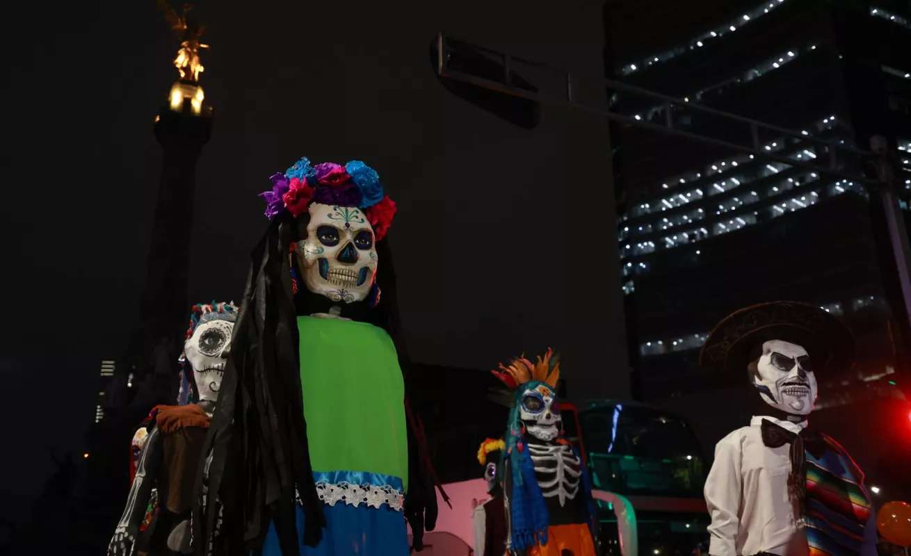 México se viste de catrines para celebrar a la muerte 