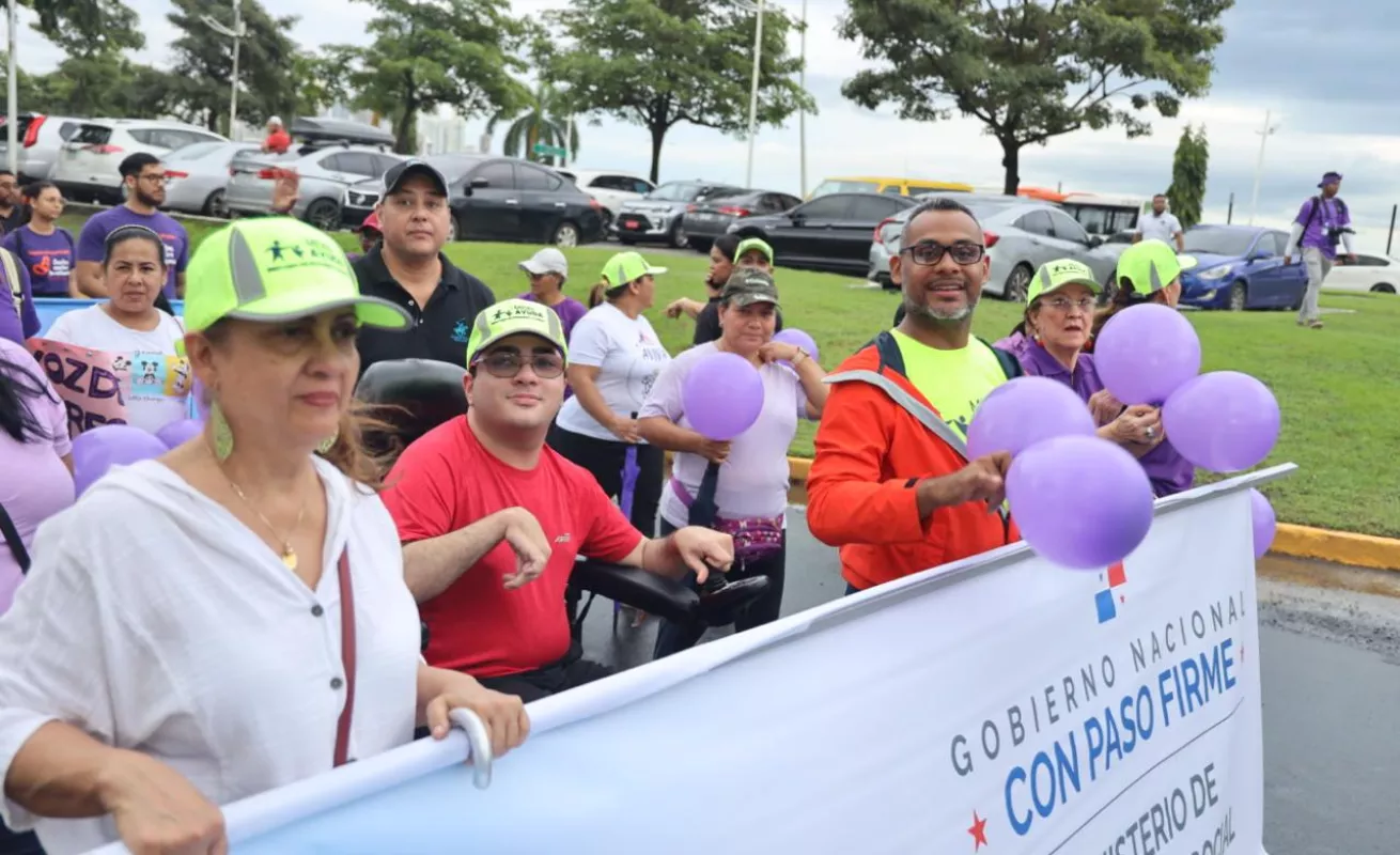 ¡Alto a la violencia contra las mujeres!