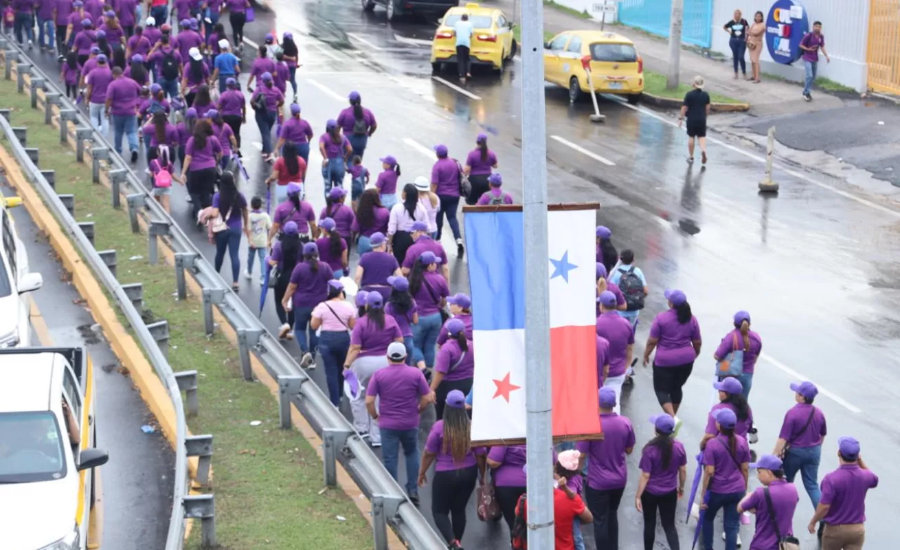 ¡Alto a la violencia contra las mujeres!
