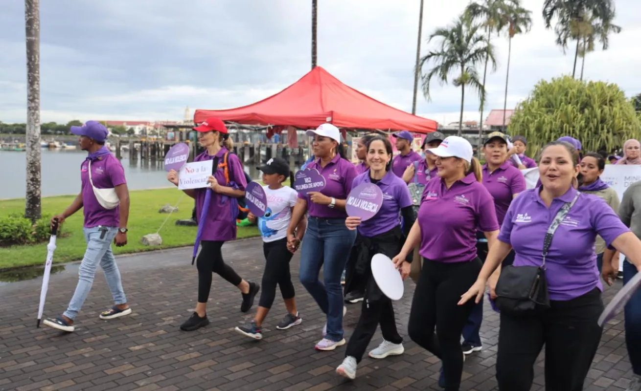 ¡Alto a la violencia contra las mujeres!